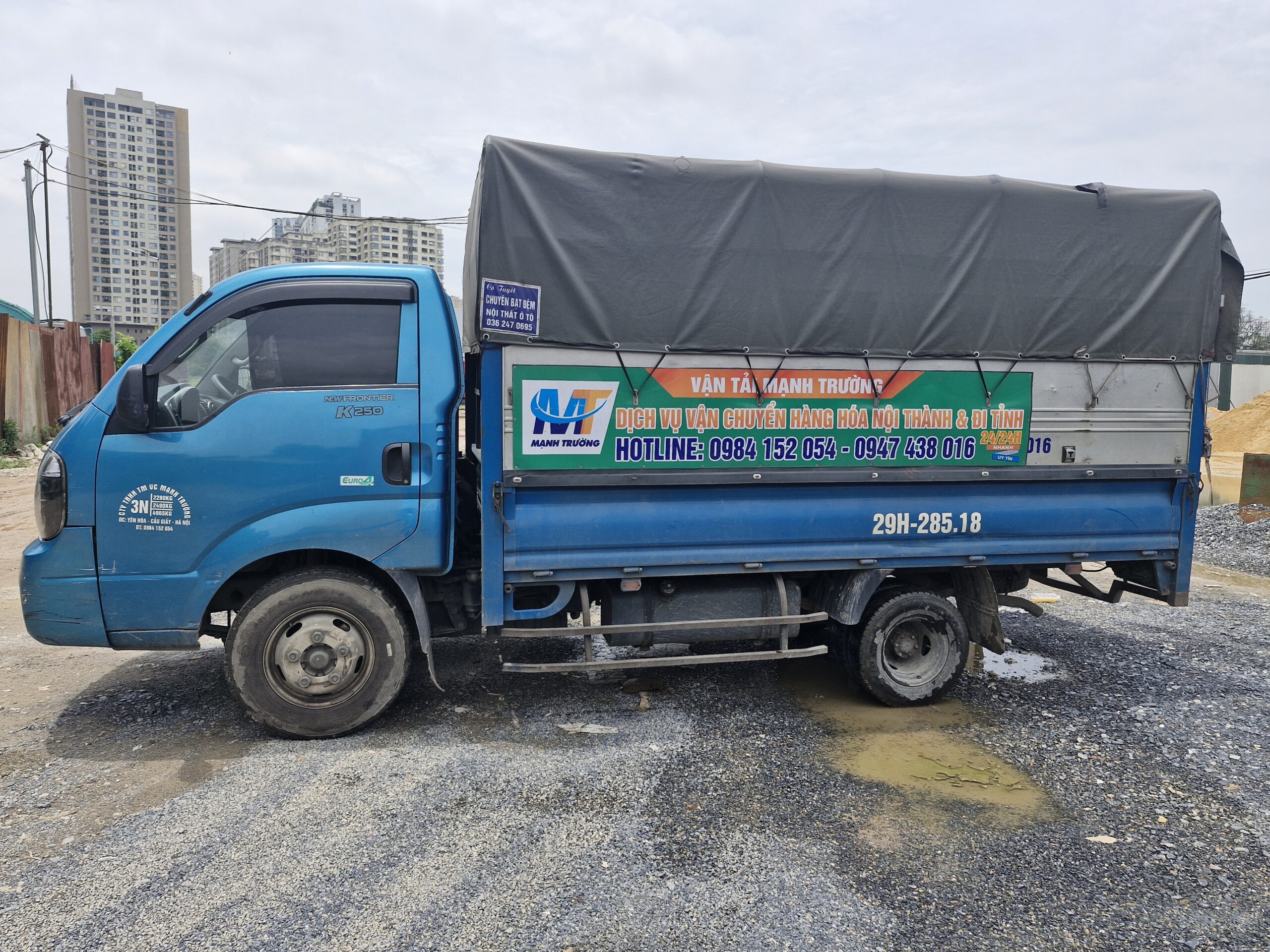 Đặc biệt, dịch vụ thuê xe chuyển đồ nhanh đang trở thành giải pháp tối ưu cho những ai cần di chuyển đồ đạc một cách an toàn, tiết kiệm thời gian và chi phí.