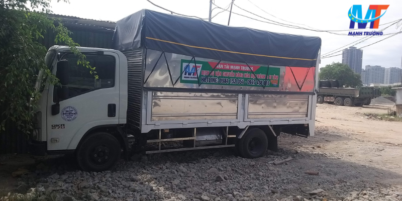 Với đội xe tải 10 tấn hiện đại, đội ngũ tài xế giàu kinh nghiệm và dịch vụ hỗ trợ 24/7, Mạnh Trường cam kết mang đến sự an tâm và hiệu quả cao nhất.