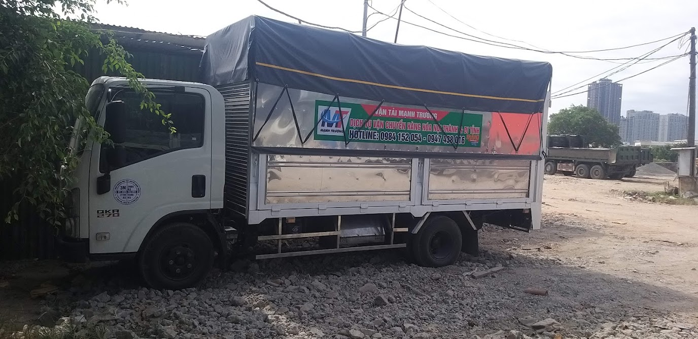 Dưới đây là bảng giá tham khảo cho dịch vụ thuê xe tải 10 tấn đi tỉnh. Lưu ý rằng giá có thể thay đổi tùy thuộc vào quãng đường, loại hàng hóa, và thời điểm thuê xe.