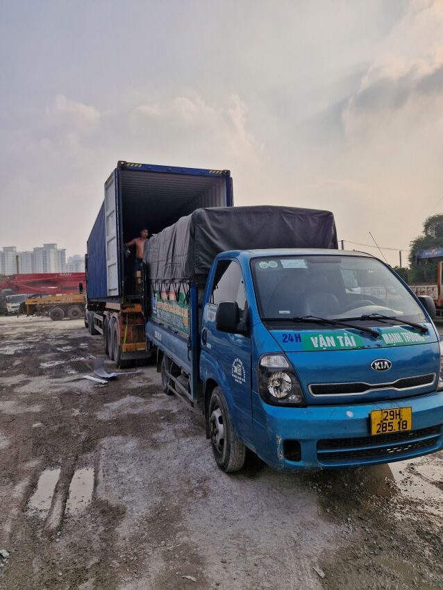 Để giúp khách hàng dễ dàng tham khảo, dưới đây là bảng giá chi tiết cho dịch vụ thuê xe 1.25 tấn chuyển văn phòng tại Mạnh Trường (giá mang tính tham khảo, có thể thay đổi tùy theo khoảng cách và yêu cầu cụ thể):