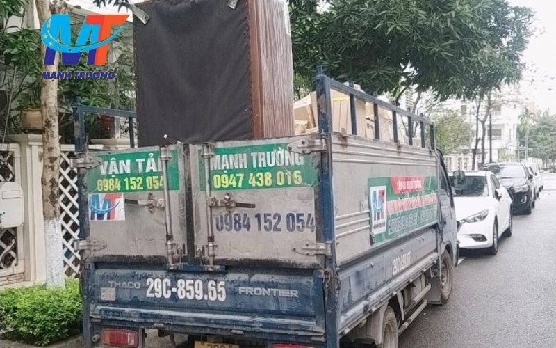 Để đảm bảo chuyến đi chuyến diễn ra an toàn và trọn vẹn, bạn nên kiểm tra chất lượng xe trước khi ký hợp đồng: