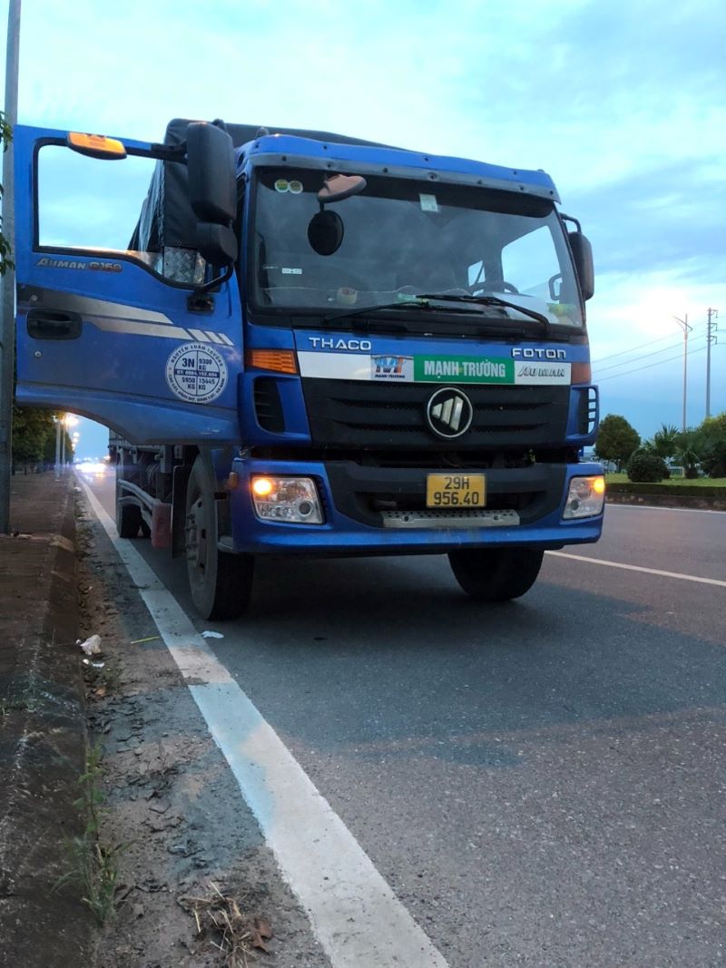 Chúng tôi cung cấp dịch vụ thuê xe tải 10 tấn chở vật liệu xây dựng hoạt động 24/7, sẵn sàng đáp ứng các yêu cầu khẩn cấp hoặc vận chuyển trong khung giờ đặc biệt.