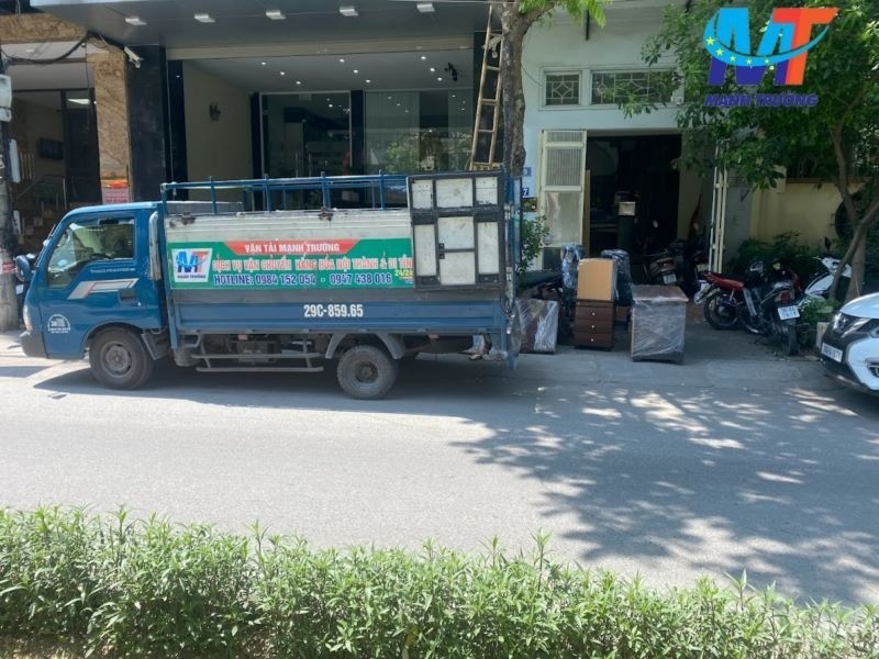 Để đảm bảo dịch vụ diễn ra suôn sẻ, Mạnh Trường áp dụng quy trình thuê xe tải chuyên nghiệp như sau: