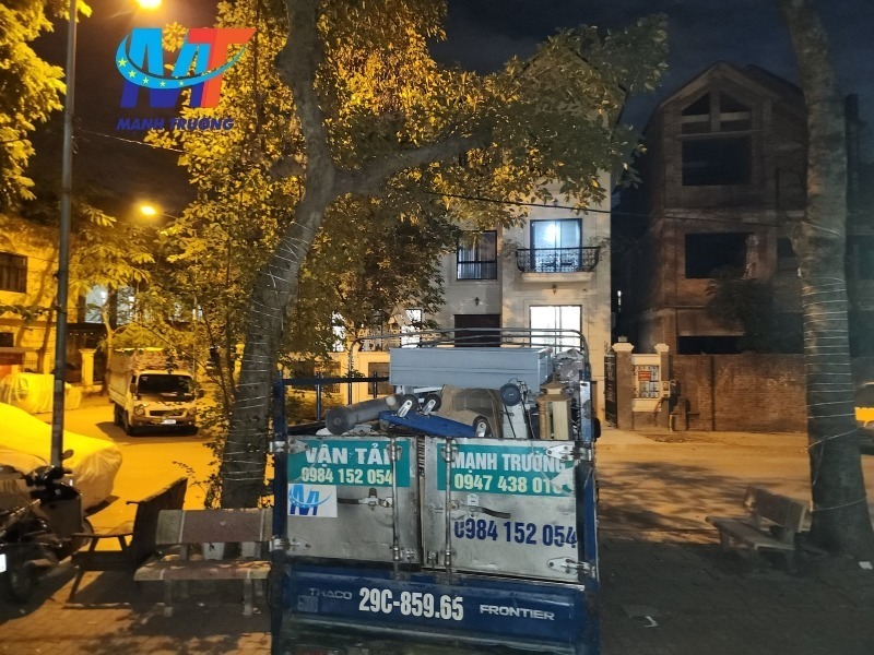 Để đảm bảo quá trình chuyển nhà diễn ra suôn sẻ, các công ty cung cấp dịch vụ taxi tải chuyển nhà Hà Nội thường tuân theo quy trình sau: