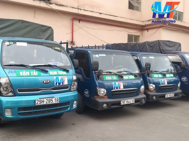 Tài xế chuyên nghiệp, thông thạo đường phố Hà Nội giúp vận chuyển hàng hóa nhanh chóng và an toàn.