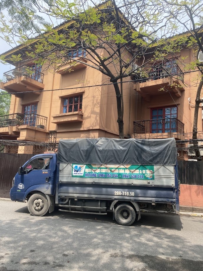 Dịch vụ của Mạnh Trường bao gồm các loại xe tải từ 500kg đến 15 tấn, đảm bảo đáp ứng mọi yêu cầu từ vận chuyển hàng hóa nhỏ lẻ đến các lô hàng lớn.