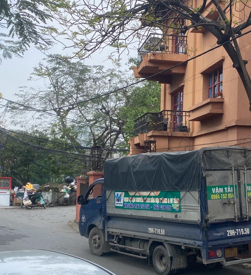Dịch vụ thuê xe 1.25 tấn chuyển trọ Mạnh Trường hoạt động 24/7, sẵn sàng phục vụ bất cứ khi nào bạn cần. Bạn có thể đặt lịch trước hoặc yêu cầu dịch vụ khẩn cấp, chúng tôi luôn đáp ứng nhanh chóng.